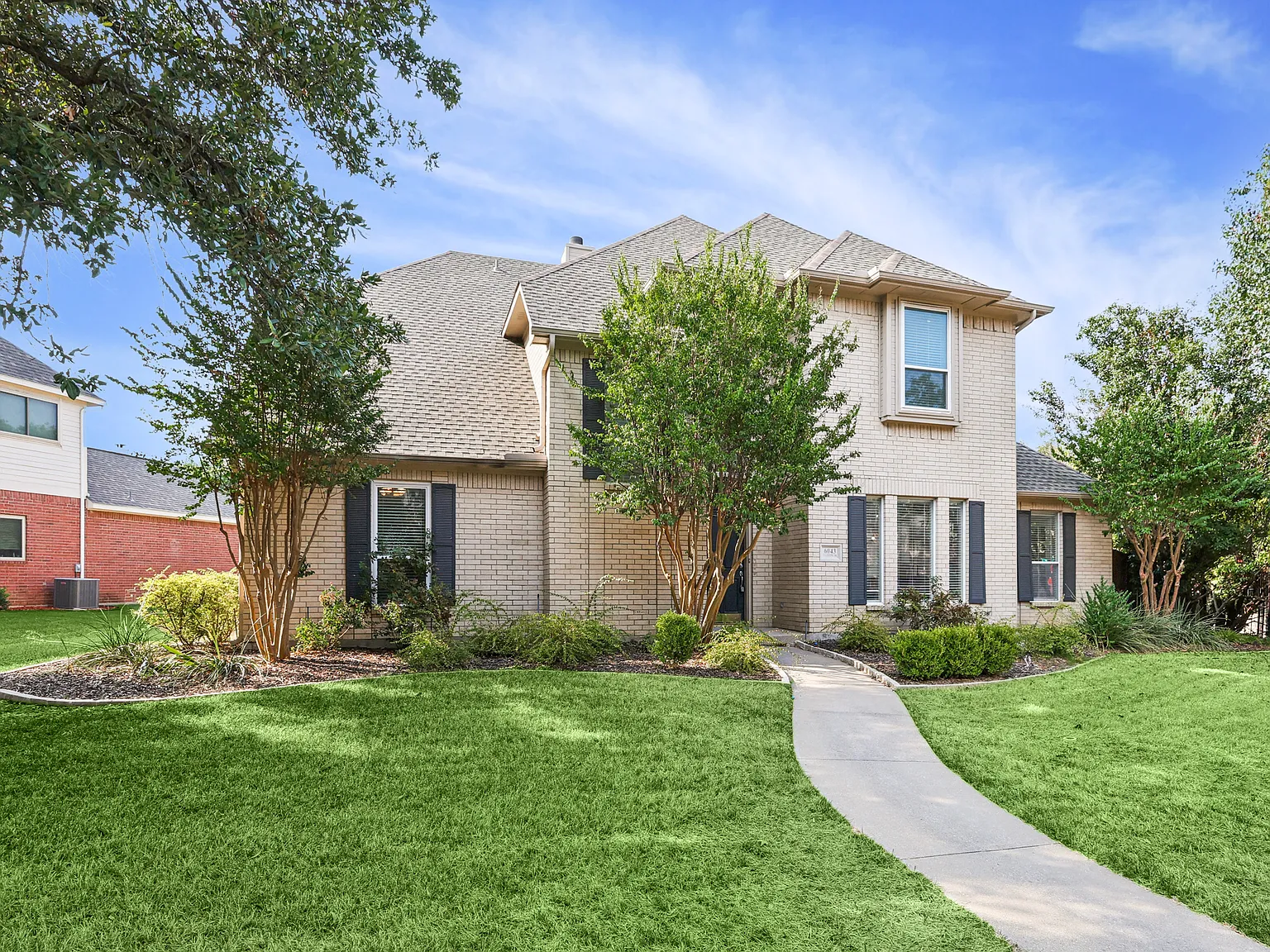 4 bed, 2743 sqft, $4,900 — Photo 1