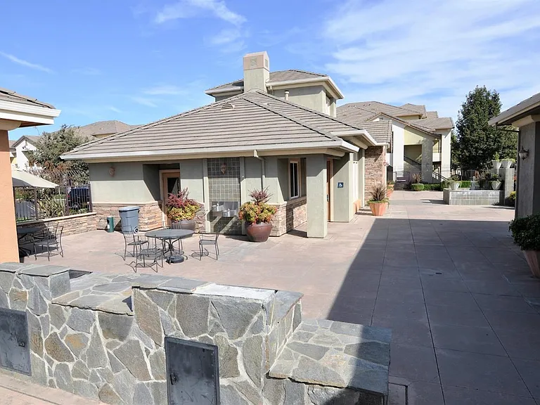 Built-in BBQ area between Clubhouse and Gym