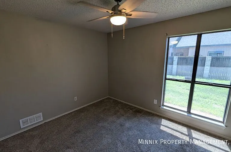 3409 103rd St — Photo 20