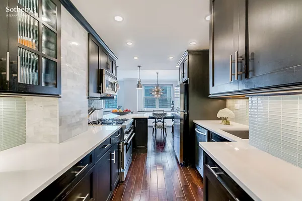 Sold by Sotheby's International Realty | media 16