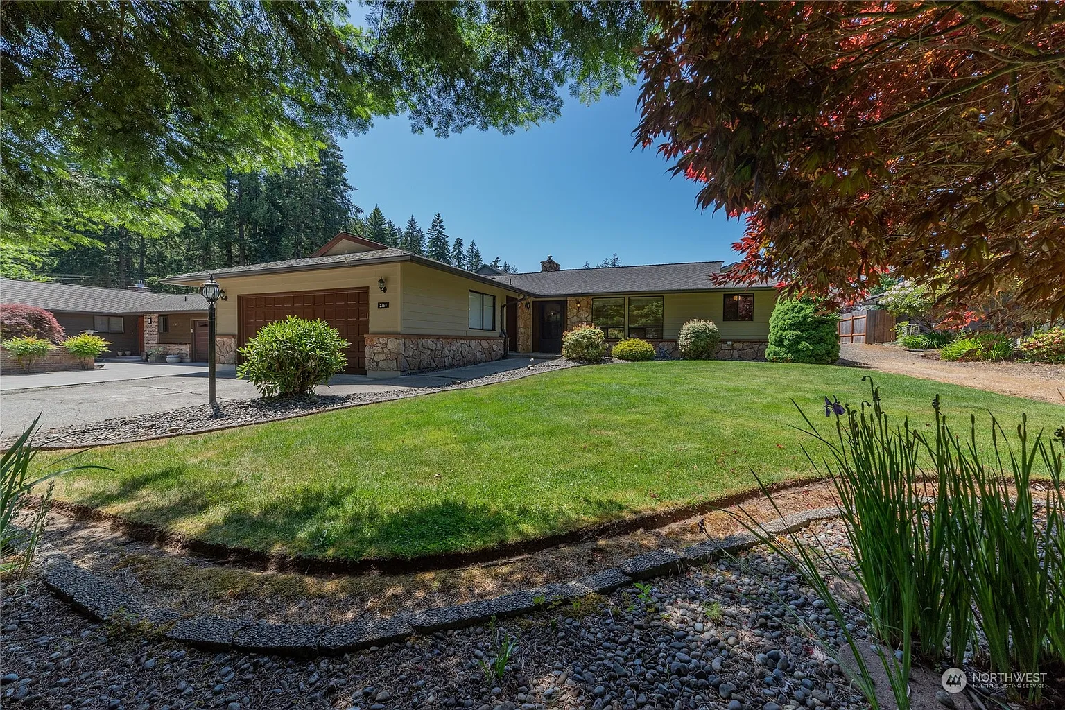 2368 Garden Drive photo 1