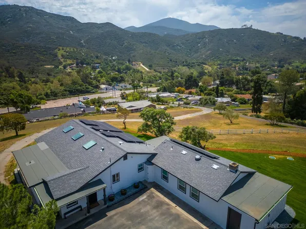 3153 Pine Ln, Spring Valley, CA 91978