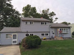 27 Glenrock Dr, Claymont, DE 19703