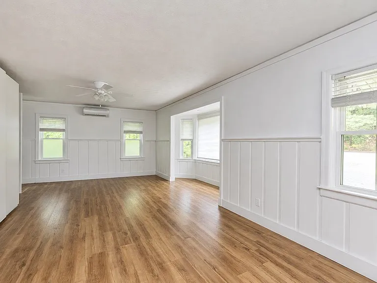 120 Chauncey Ave — Photo 5