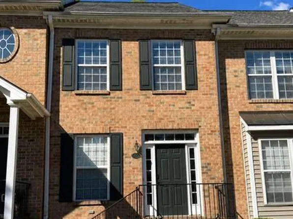 18 Scottish Ln, Durham, NC 27707