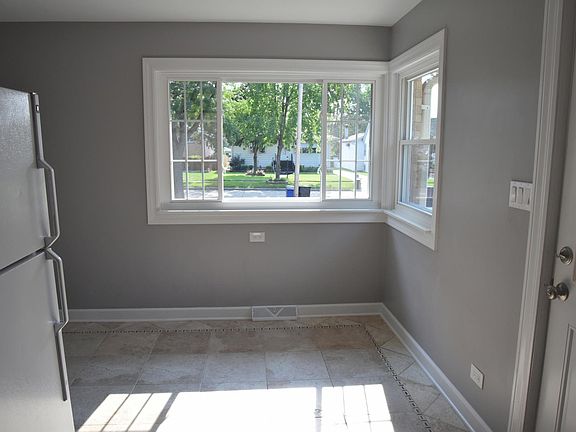 3rd image of 406 N Yale Ave #1