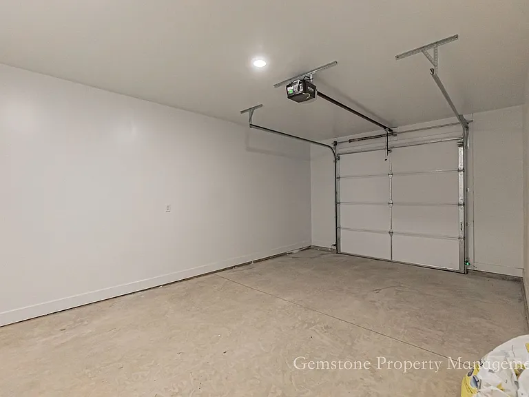 528 Harvester Ave — Photo 39