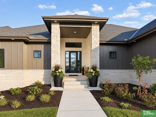 3538 S 210th Ave, Elkhorn, NE 68022