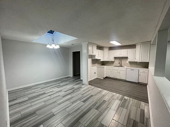 4th image of 9042 Riverview Ave