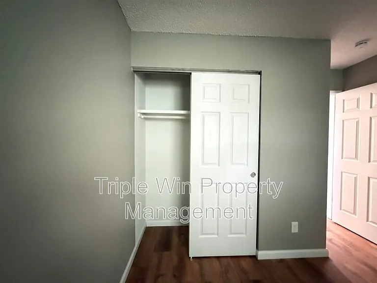 753 Watersedge Dr — Photo 22