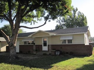 1629 Field Dr, Enid, OK 73703