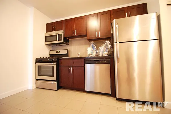 Rented by REAL New York | media 31