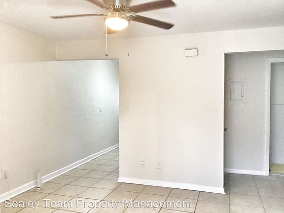 3rd image of 140 W Palmer Ave APT 3