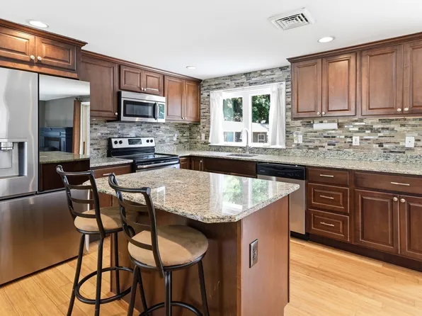 25 Marie Ave, Brockton, MA 02302