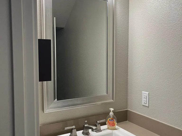 1/2 bath