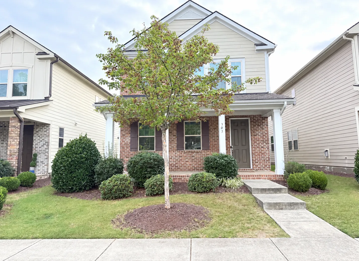 3 Bedroom 2.5 bath Single Family — Photo 1