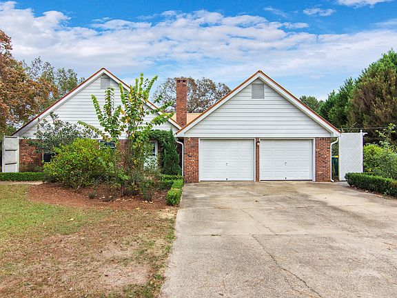 2nd image of 5869 Hillcrest Dr