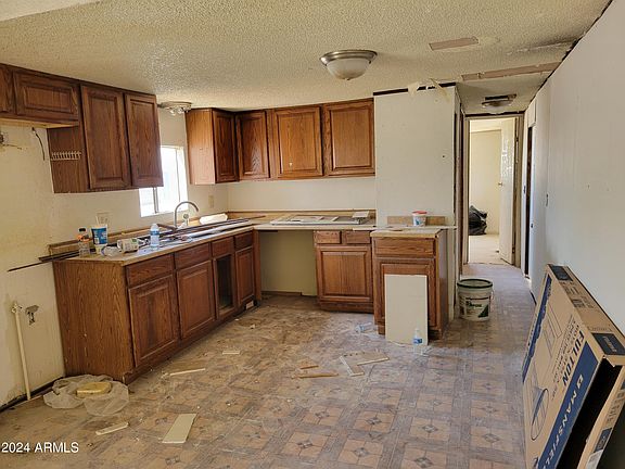 3rd image of 517 N Avenue A -- #07