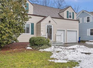 122 Lamont Dr, Amherst, NY 14226