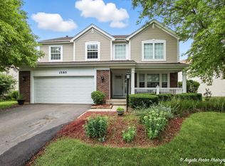 1585 Greenfield Ct, Gurnee, IL 60031