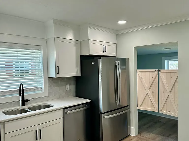 1405 Anderson St — Photo 13