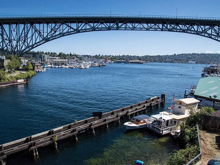 Trinity 43rd Apartments — Photo 39