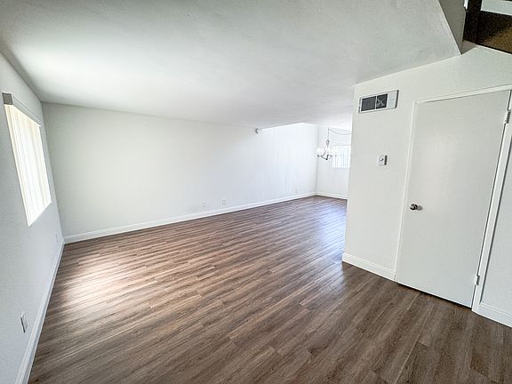 4th image of 112 10th St #7