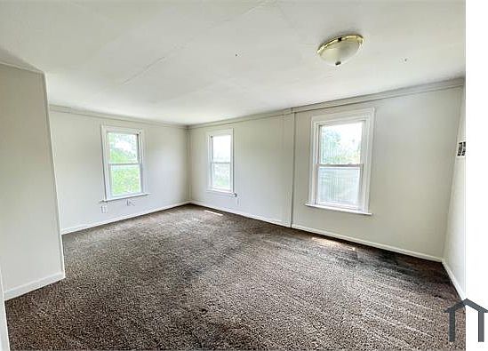 3rd image of 428 Clinton Ave
