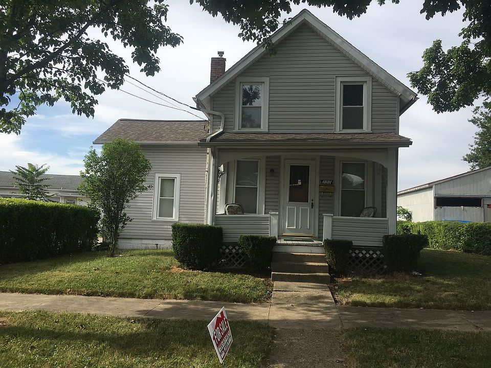 1st image of 223 W Chestnut St
