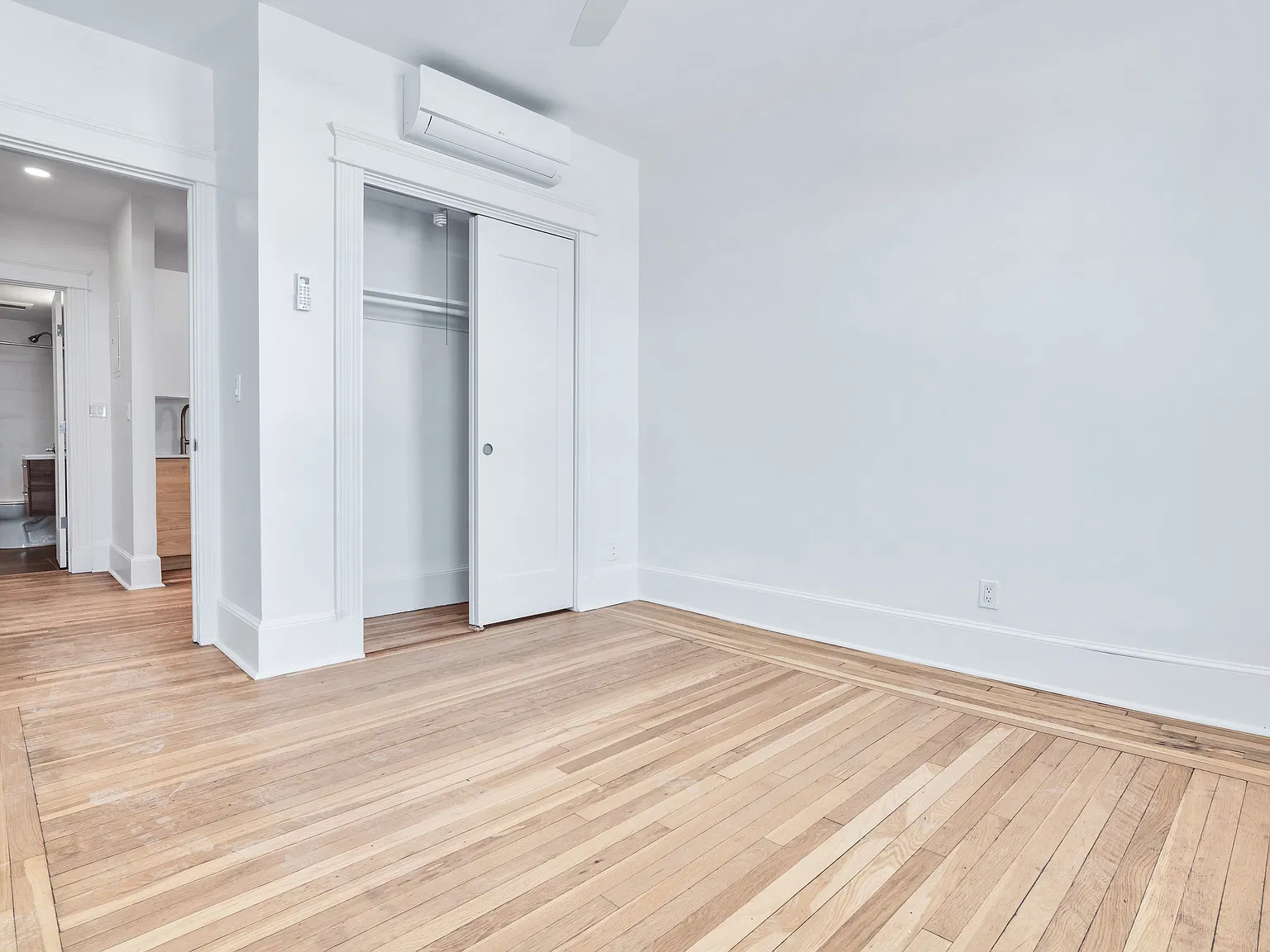 2 bed, 950 sqft, $4,000 — Photo 4
