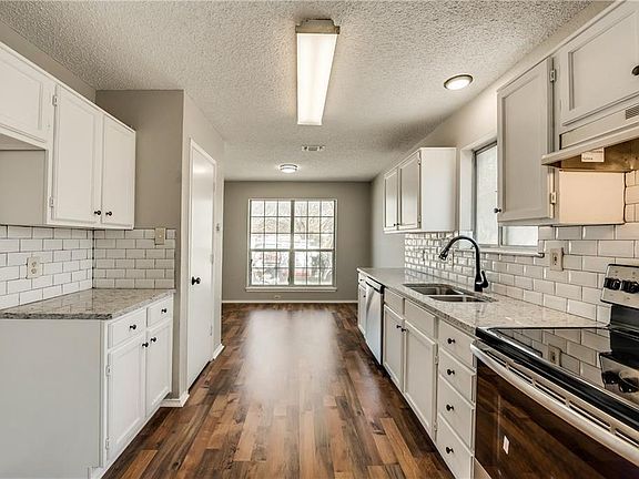 5th image of 2513 Kelton St