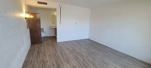 112 E Cherry St Photo 1