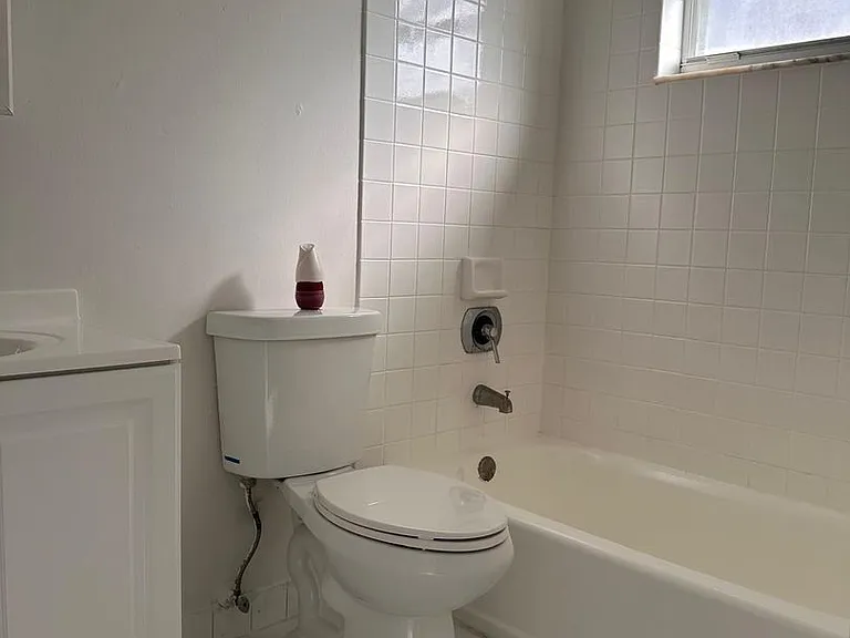 Kina Hialeah Apartments — Photo 31