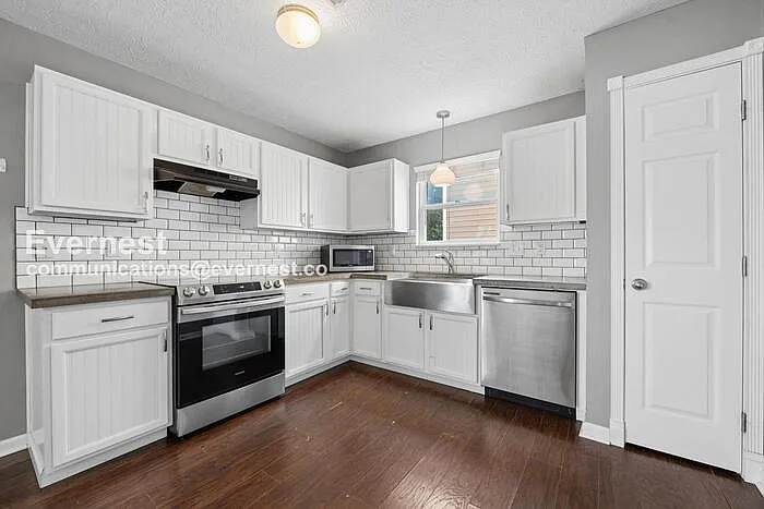6326 Pompano St — Photo 4