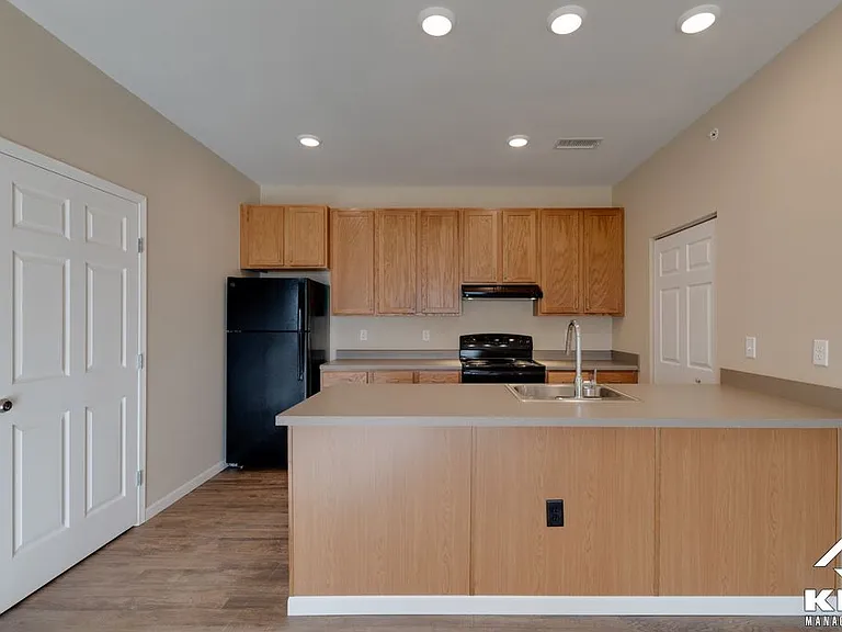 1801 Lyman St — Photo 6