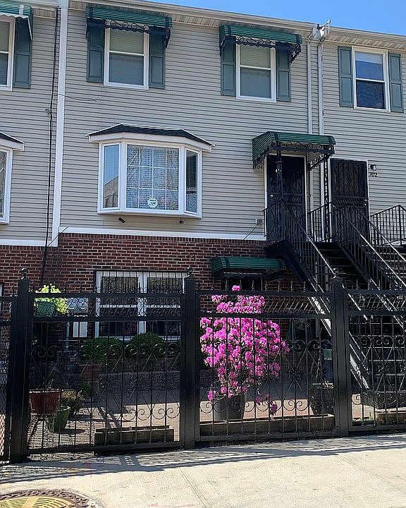 1st image of 704 Saint Marys St
