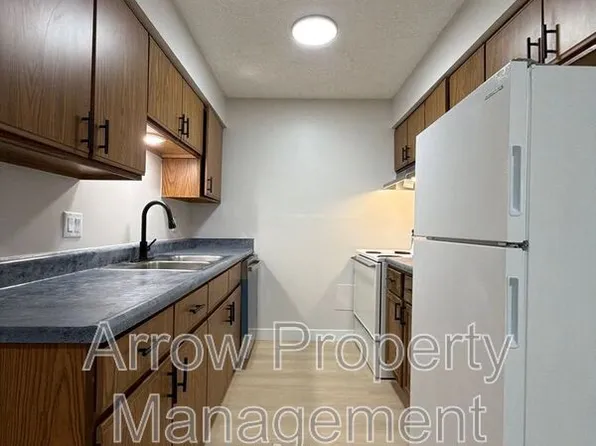 2323 T St Unit 3, Lincoln, NE 68503