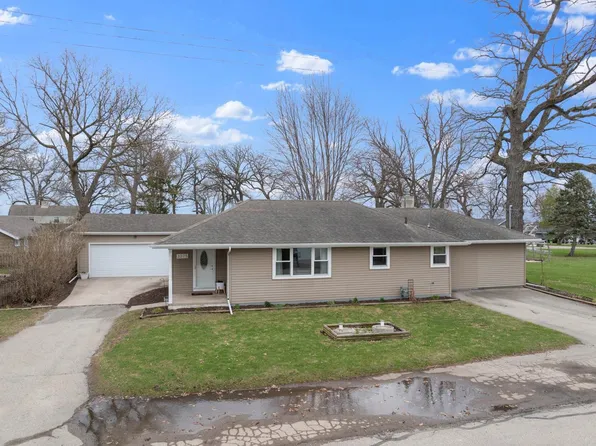 3275 Shorewood Dr, Oshkosh, WI 54901