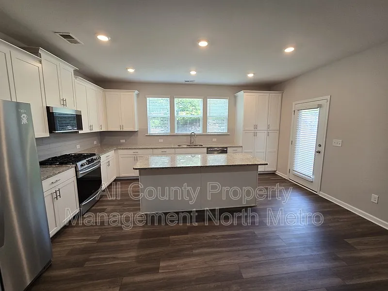 490 Tall Pines Ter