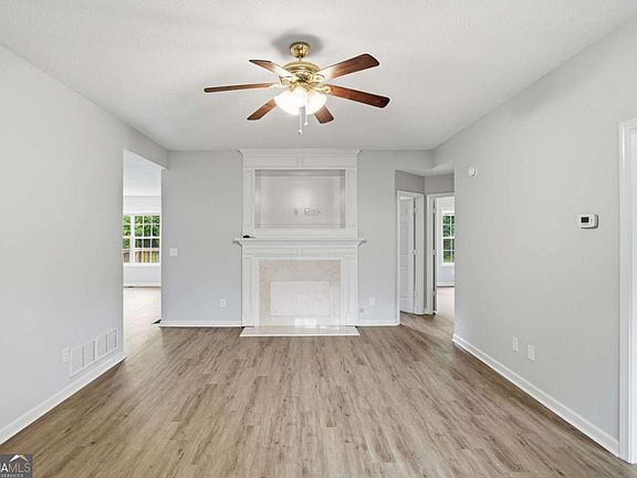 5th image of 32 Saddle Ln NW