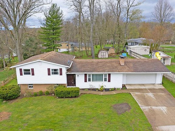 2nd image of 1916 Banyon Ln
