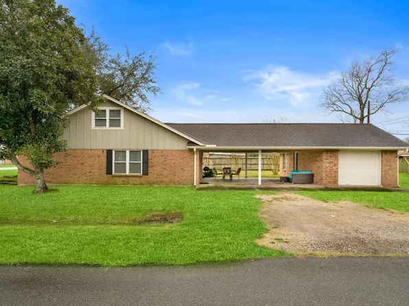 702 S 2nd St, La Porte, TX 77571
