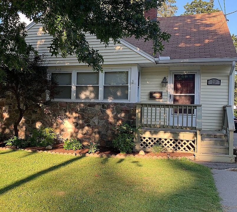 1st image of 19 Ellwood Ave