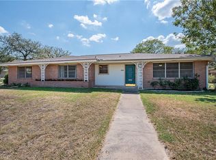 2318 Wayside Dr, Bryan, TX 77802