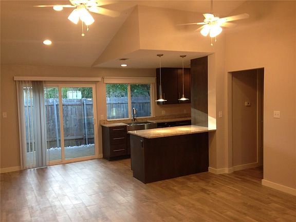 3rd image of 1202 Woodfield Dr #B