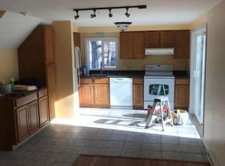 16 Piscassic St, Newmarket, NH 03857
