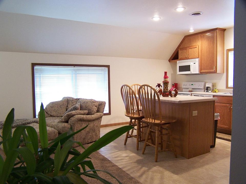 2nd image of 419 S Main St #31