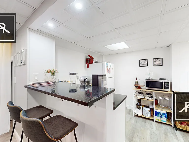17 Glenville Ave #B5 — Photo 3