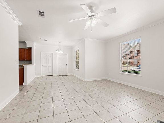 4th image of 4441 Burbank Dr APT 1206