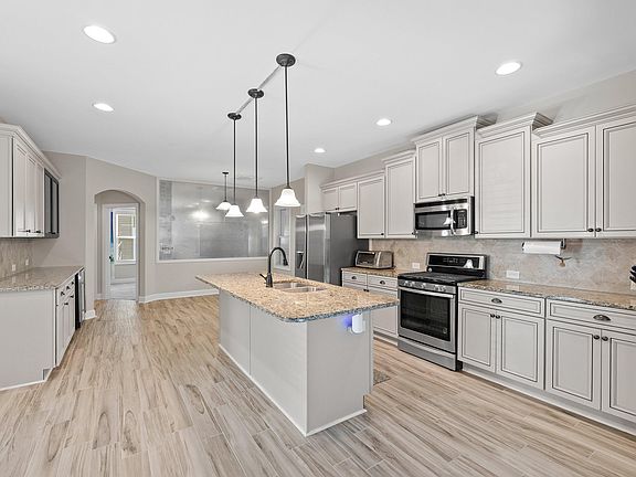 4th image of 4300 Glengrove Rd
